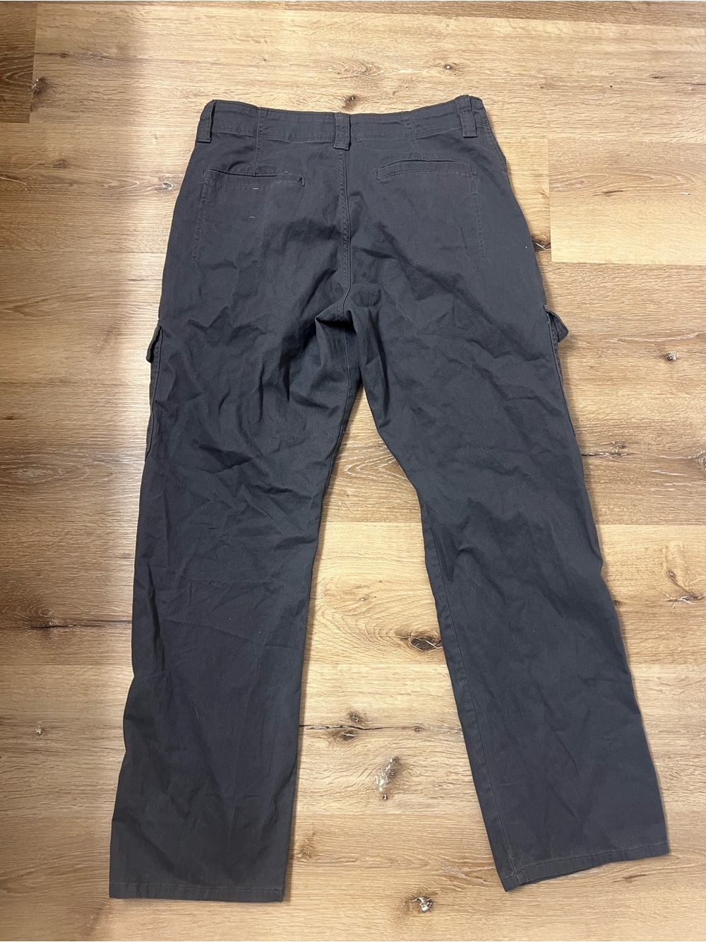 32x32 Relaxed Cargo - Picture 2 of 2
